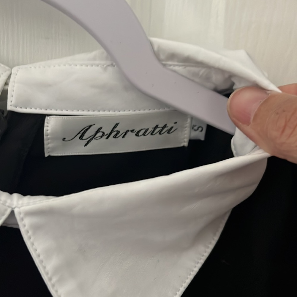 Black Peter Pan collared dress. Size S - Picture 4 of 4